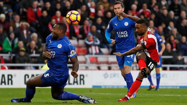 Sunderland 2-1 Leicester City: Jermain Defoe đã ghi được 24 bàn thắng ở Ngoại hạng Anh tính riêng trong tháng 12. Chỉ có Alan Shearer (39), Robbie Fowler (33) và Wanye Rooney (31) là sở hữu số bàn thắng nhiều hơn Defoe trong tháng 12. Với phong độ cao của Defoe, Sunderland đang dần nhích lên phía trên và đã thoát khỏi vị trí cầm đèn đỏ.