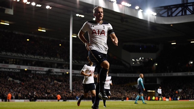 Tottenham Hotspur 5-0 Swansea City: Harry Kane có đến 9 lần ghi từ 2 đến 3 bàn thắng trở lên tại White Hart Lane. Chỉ có Robbie Keane sở hữu số lần ghi được từ 2 đến 3 bàn thắng nhiều hơn Kane tại sân đấu này (10).