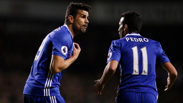 Tottenham Hotspur 2-0 Chelsea: Diego Costa và Pedro có màn cãi vả nhau tóe lửa trên sân White Hart Lane.