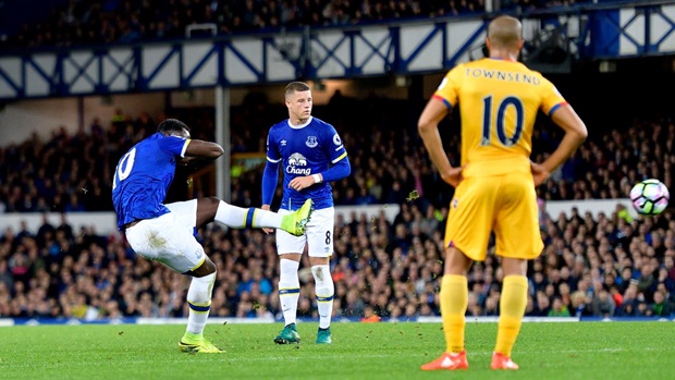 Crystal Palace v Everton: Đội chủ nhà có lý do để lo lắng khi tiếp đón Everton ở vòng 21 này. Cụ thể, 4/5 bàn thắng gần nhất mà Everton ghi được vào lưới Crystal Palace đều thuộc về Romelu Lukaku. Vừa có chiến thắng 4-0 trước Man City, Everton càng thêm tự tin hạ gục Palace.