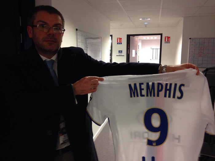 Depay được vinh danh.