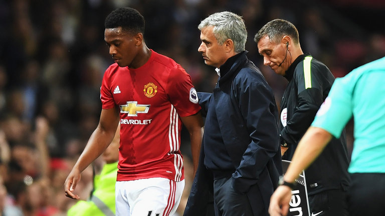 Martial cần có được sự ổn định.
