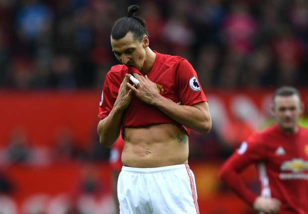 Ibra khiến Man Utd nguy khốn.
