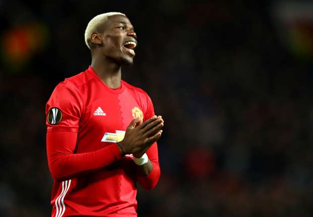 Pogba phải chơi trái sở trường.