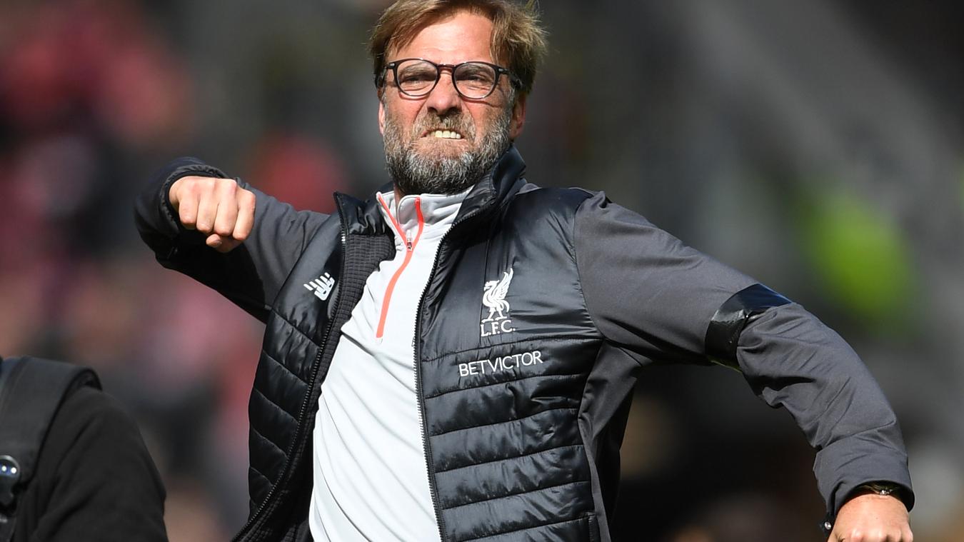 Liverpool 3-1 Everton: HLV Jurgen Klopp đang giúp The Kop tiến những bước vững chắc trong cuộc đua Top 4. Ông cũng trở thành HLV đầu tiên trong lịch sử Liverpool giành được 3 chiến thắng liên tiếp trong các trận derby vùng Merseysie ở đấu trường Ngoại hạng Anh.