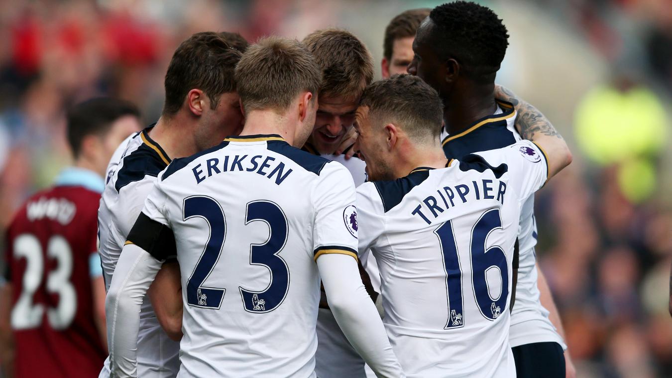 Burnley 0-2 Spurs: Sau chiến thắng trước Burnley, Tottenham Hotspur chính là đội bóng giành được nhiều điểm số hơn bất kỳ CLB nào khác ở Ngoại hạng Anh trong năm 2017 (26 điểm).
