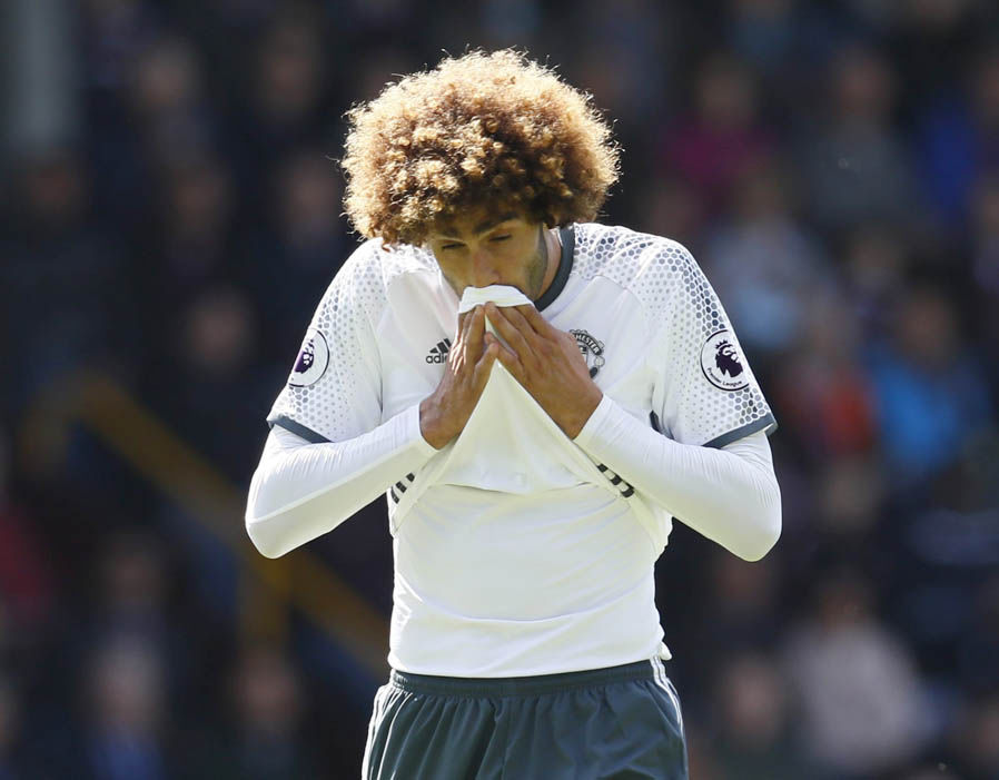 Marouane Fellaini - 7 điểm. Tiền vệ người Bỉ ngày càng được Mourinho trọng dụng nhờ tính kỷ luật hiếm có. Sự hiện diện của Fellaini giúp tuyến giữa của Man United trở nên chắc chắn hơn.