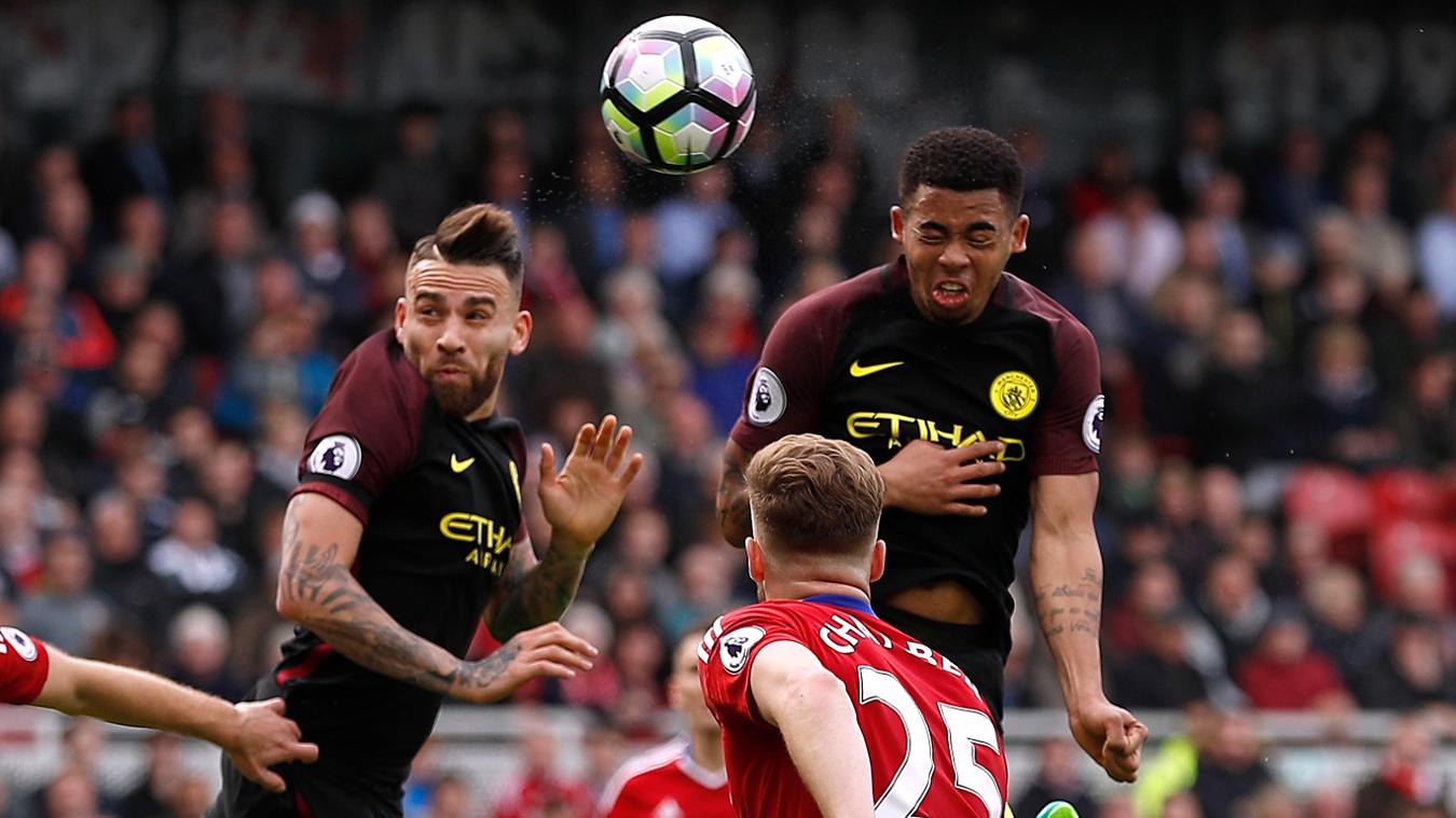 Những hình ảnh đẹp nhất vòng 35 Ngoại hạng Anh - Bóng Đá