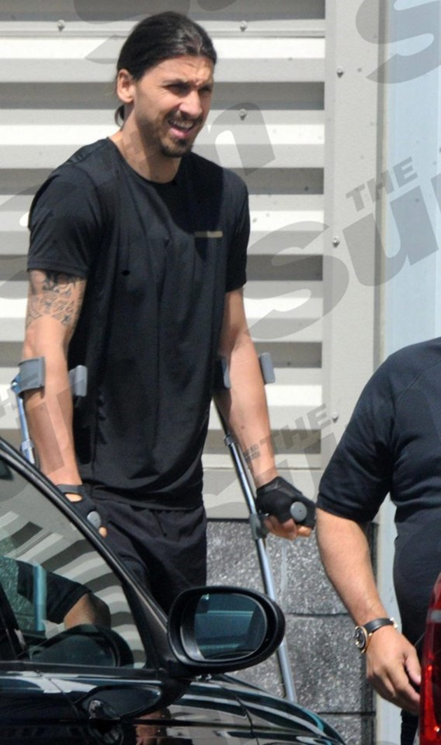 Chân sút người Thụy Điển hiện vẫn đang lưu trú tại Pittsburgh, Mỹ, nơi anh thực hiện ca phẫu thuật dây chằng đầu gối.