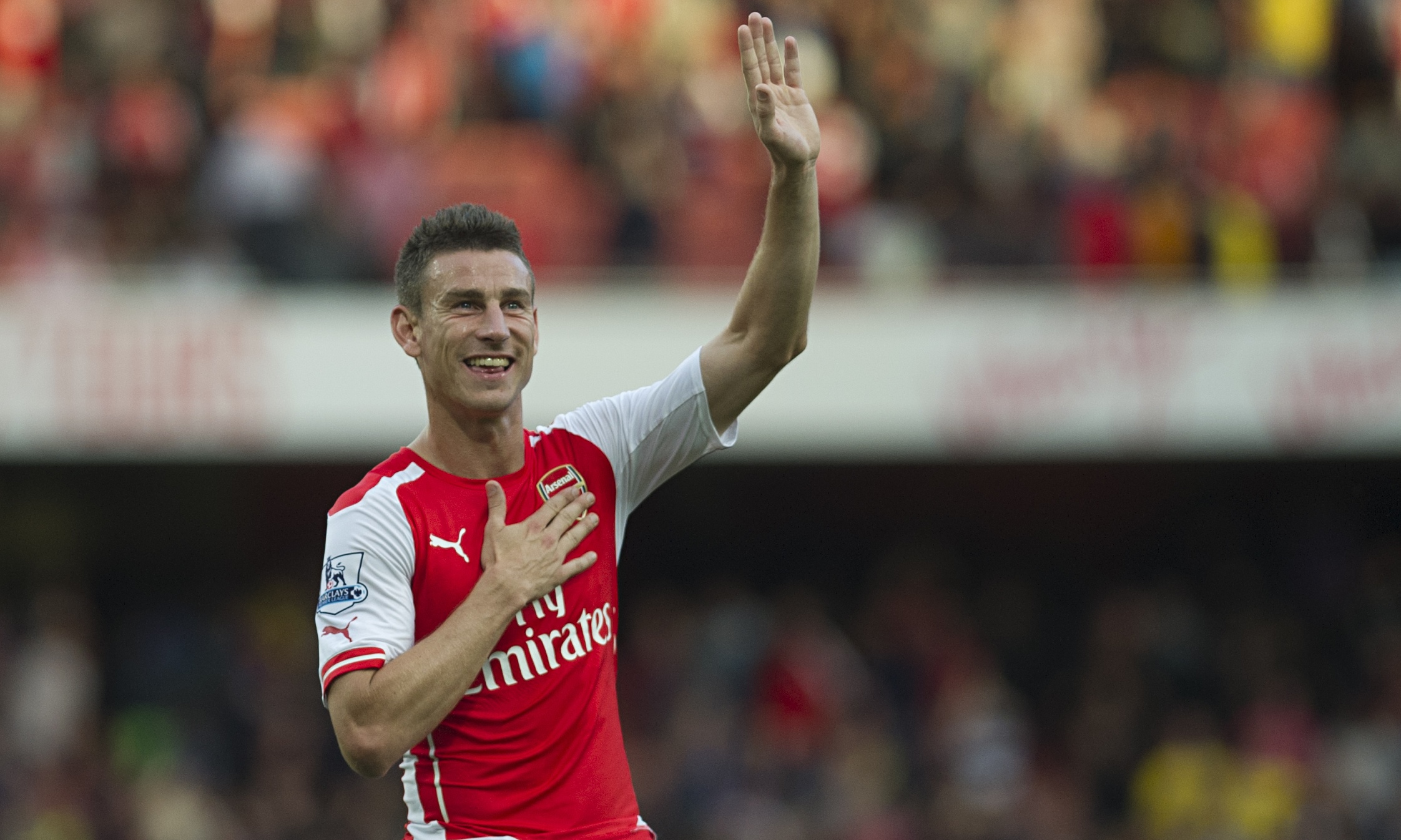 Trung vệ Laurent Koscielny (Arsenal): Koscielny chính là chốt chặn đáng tin cậy nhất của Arsenal. Nếu không có sự hiện diện của trung vệ người Pháp, có lẽ Pháo thủ đã giương cờ trắng trong cuộc chiến giành vé dự Champions League từ khá lâu rồi.
