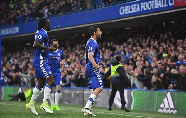 HLV Conte sắp mang về danh hiệu đầu tiên cho Chelsea.