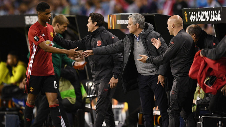 HLV Celta Vigo cho rằng, Quỷ đỏ không xứng đáng có mặt ở CK.