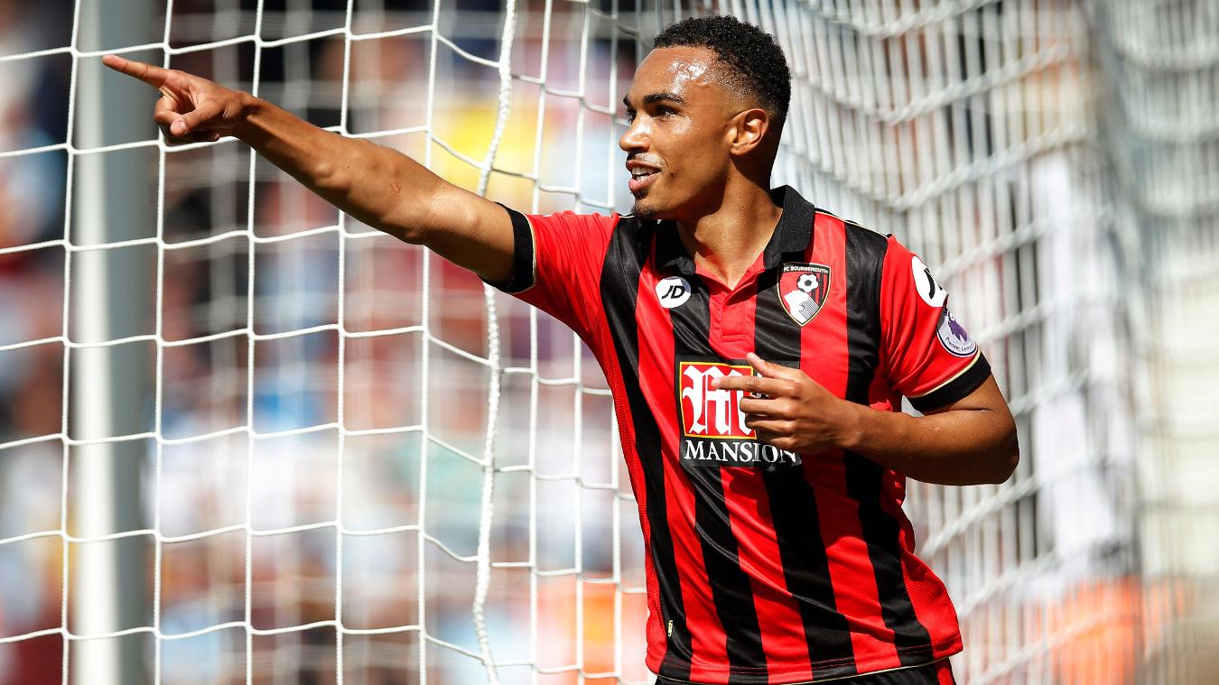 AFC Bournemouth 2-1 Burnley: Junior Stanislas cũng có lần đầu tiên ghi bàn trong 2 trận liên tiếp ở Ngoại hạng Anh trong sự nghiệp.