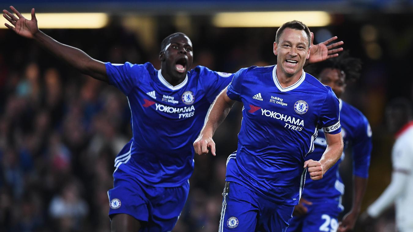 Chelsea v Sunderland: Chelsea có thể phá vỡ kỷ lục giành được nhiều trận thắng nhất trong một mùa giải ở Premier League (30). Chưa dừng lại ở đó, nếu đánh bại Sunderland, The Blues cũng lập kỷ lục giành chiến thắng 2 lần trước một 1 đội bóng trong cùng 1 mùa giải nhiều nhất lịch sử (12 đội).