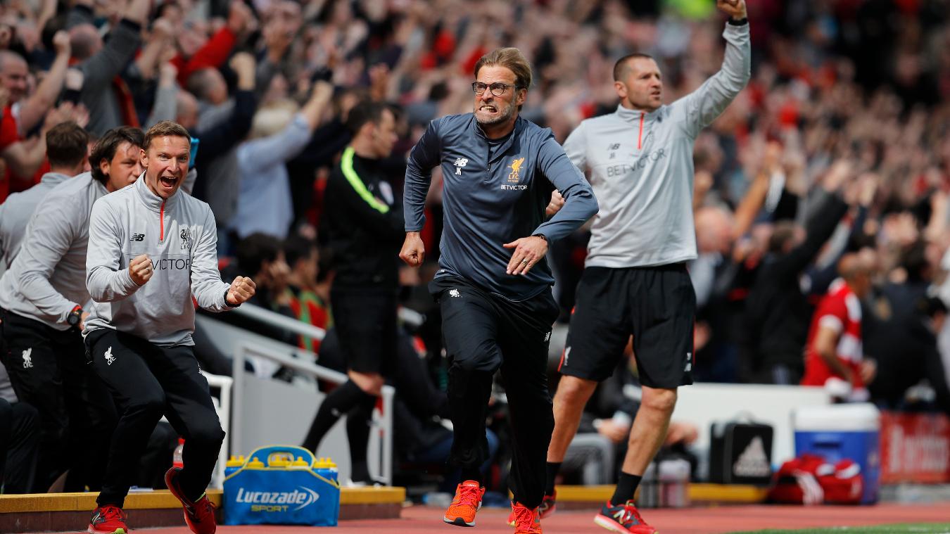 Vòng 38, Liverpool 3-0 Middlesbrough: HLV Jurgen Klopp ăn mừng điên cuồng khi Liverpool chính thức có suất dự Champions League thông qua đường play-off.