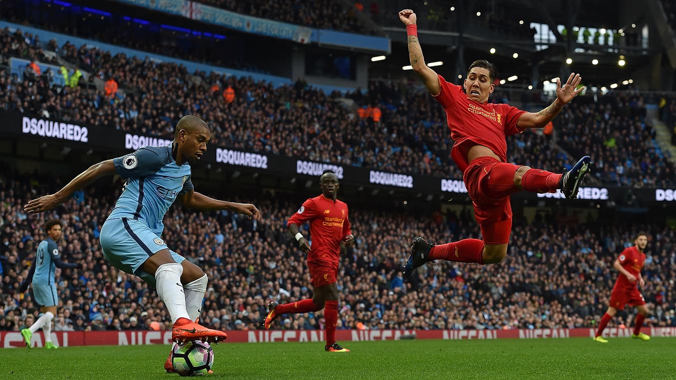 Vòng 29, Man City 1-1 Liverpool: Đội chủ sân Etihad đã rất nỗ lực đánh bại Liverpool nhưng không thành công. Trận này tiếp tục cho thấy sự mạnh mẽ của The Kop mỗi khi đối đầu với các ông lớn Ngoại hạng Anh mùa này.