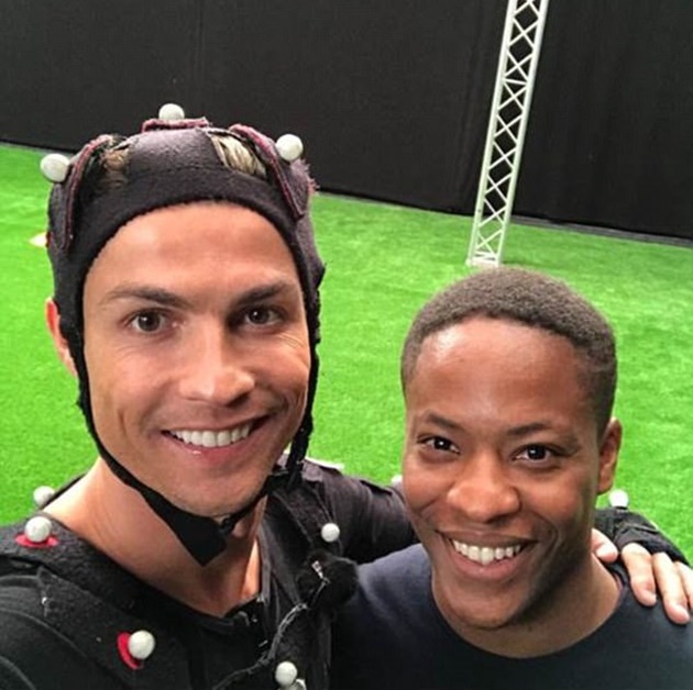 Trong Hè này, Ronaldo còn làm gương mặt đại diện cho hãng game EA SPORTS.