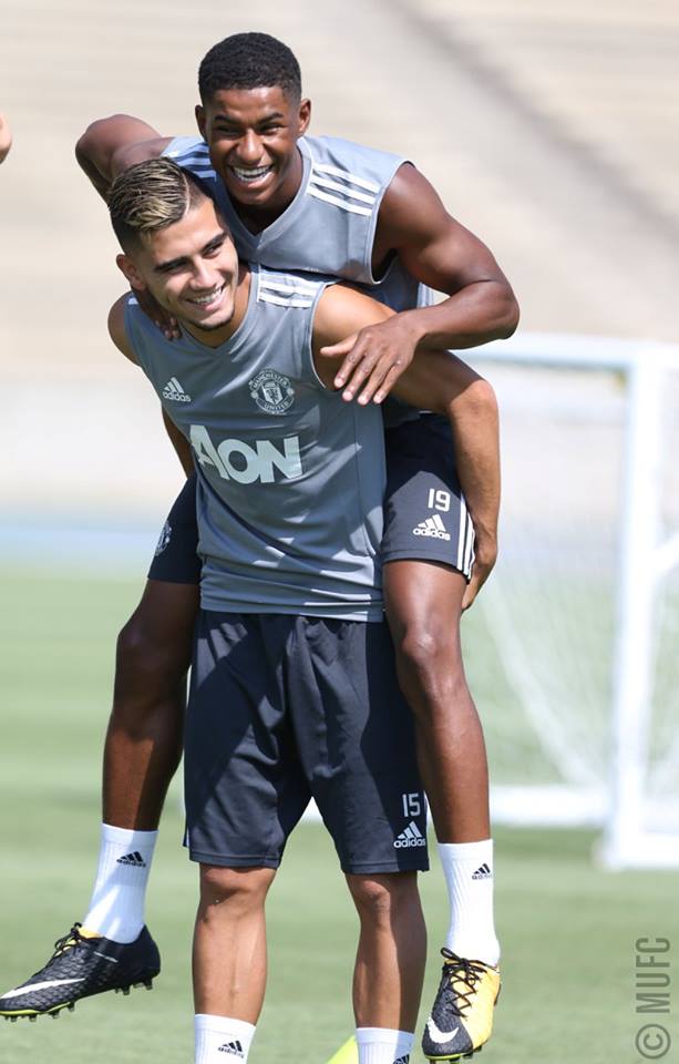 Buổi tập thứ 2 rộn ràng tiếng cười của Man United - Bóng Đá