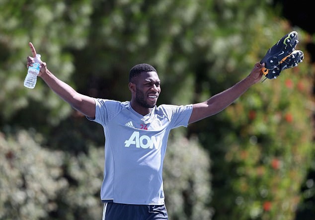 Tiếng cười rộn ràng khắp sân tập Man Utd trước trận derby - Bóng Đá