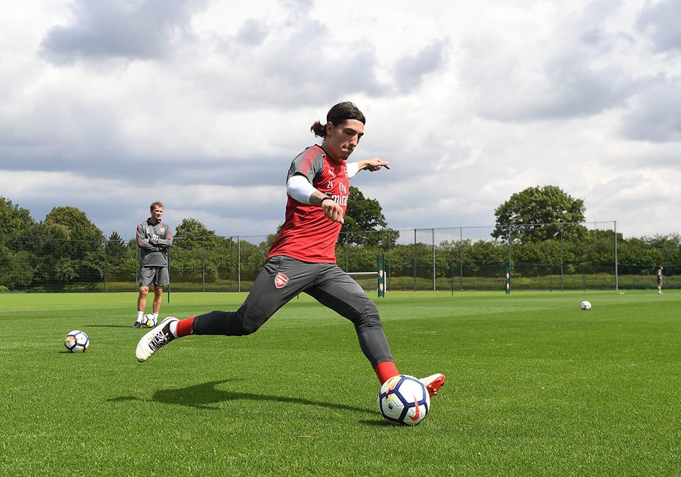 Hector Bellerin là thứ vũ khí lợi hại bên hành lang cánh phải của Arsenal.