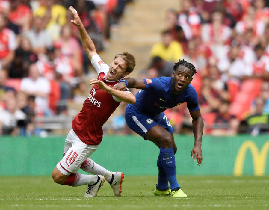 Tiền đạo Michy Batshuayi: 7 điểm - Với những gì đã thể hiện, Batshuayi hoàn toàn có thể lấy một vị trí chính thức trên hàng công Chelsea mùa tới.