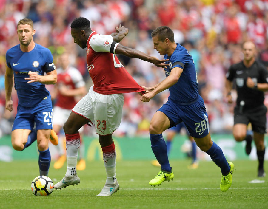 Hậu vệ trái Cesar Azpillicueta: 6 điểm - Phong độ không tốt như thường thấy khi gặp không ít khó khăn cả trong khâu tấn công lẫn phòng ngự.