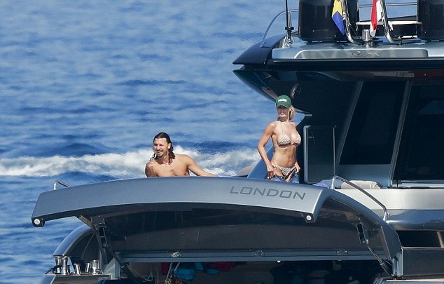 Nhiều khả năng Ibra sẽ tái xuất trong màu áo Man United vào tháng 1.