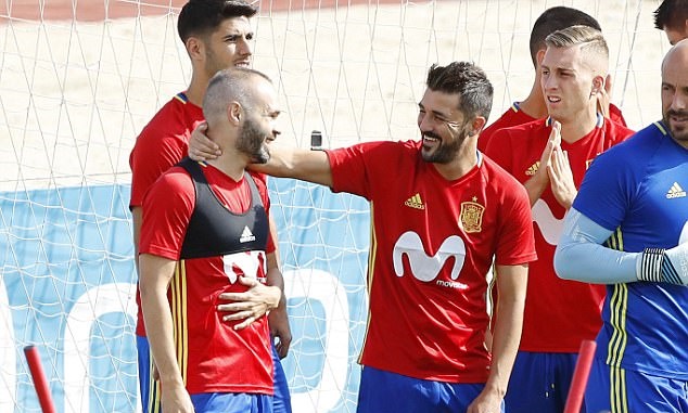 Đây cũng là buổi tập đầu tiên của David Villa sau khoảng thời gian dài tuyên bố giã từ ĐTQG.