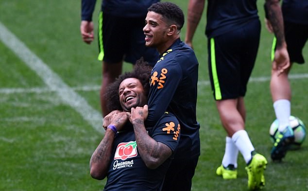 Nụ cười thường xuyên xuất hiện trận sân tập.