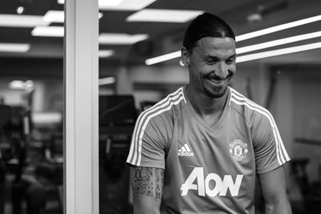 Tuy vậy, Ibrahimovic cho thấy khả năng hồi phục nhanh chóng dù đã 35 tuổi.
