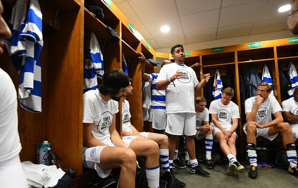 Các cựu cầu thủ ở Anh vừa tổ chức một trận đấu từ thiện gây quỹ từ thiện cho những nạn chân vụ cháy ở tòa nhà Grenfell hồi tháng Sáu vừa qua.