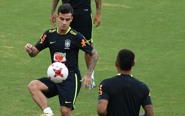 Coutinho cũng có 10 ngày đầy sung sức tập trung cùng tuyển Brazil.