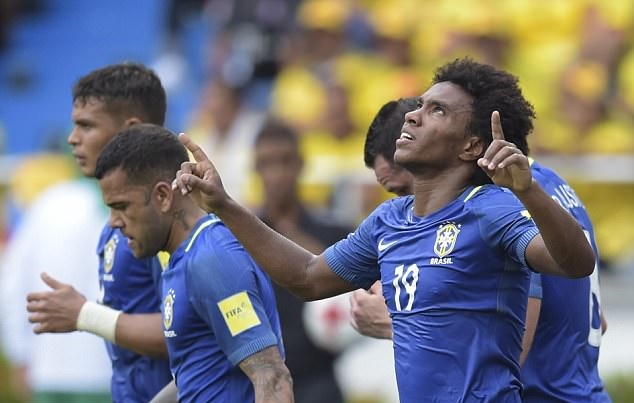 Trong khi đó, Willian ghi một siêu phẩm trong trận hòa Colombia 1-1.