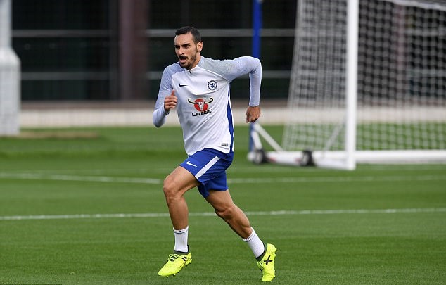 Tân binh Zappacosta có buổi tập đầu tiên ở Chelsea.