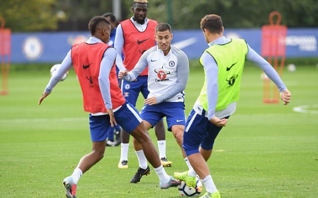Hazard cũng đã quay lại sân tập sau đợt tập trung cùng tuyển quốc gia.