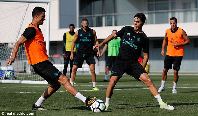 Ronaldo chưa thể ra sân cho Real vào cuối tuần này.