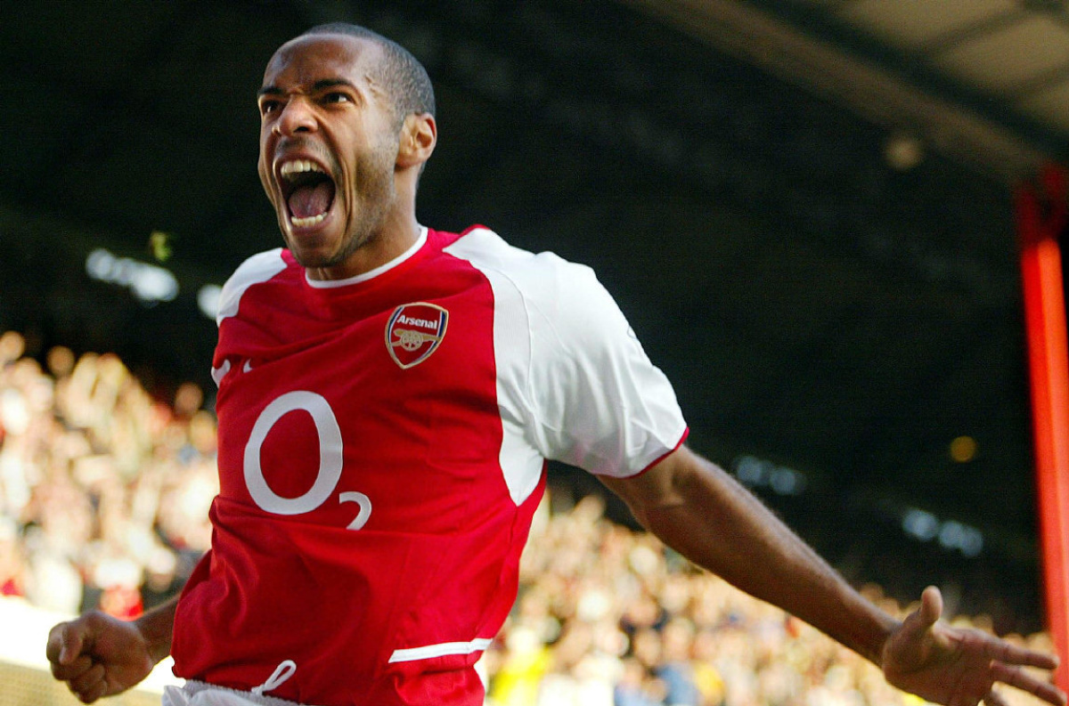 5. Thierry Henry - Arsenal: 175 bàn thắng, 121.79 phút/bàn.