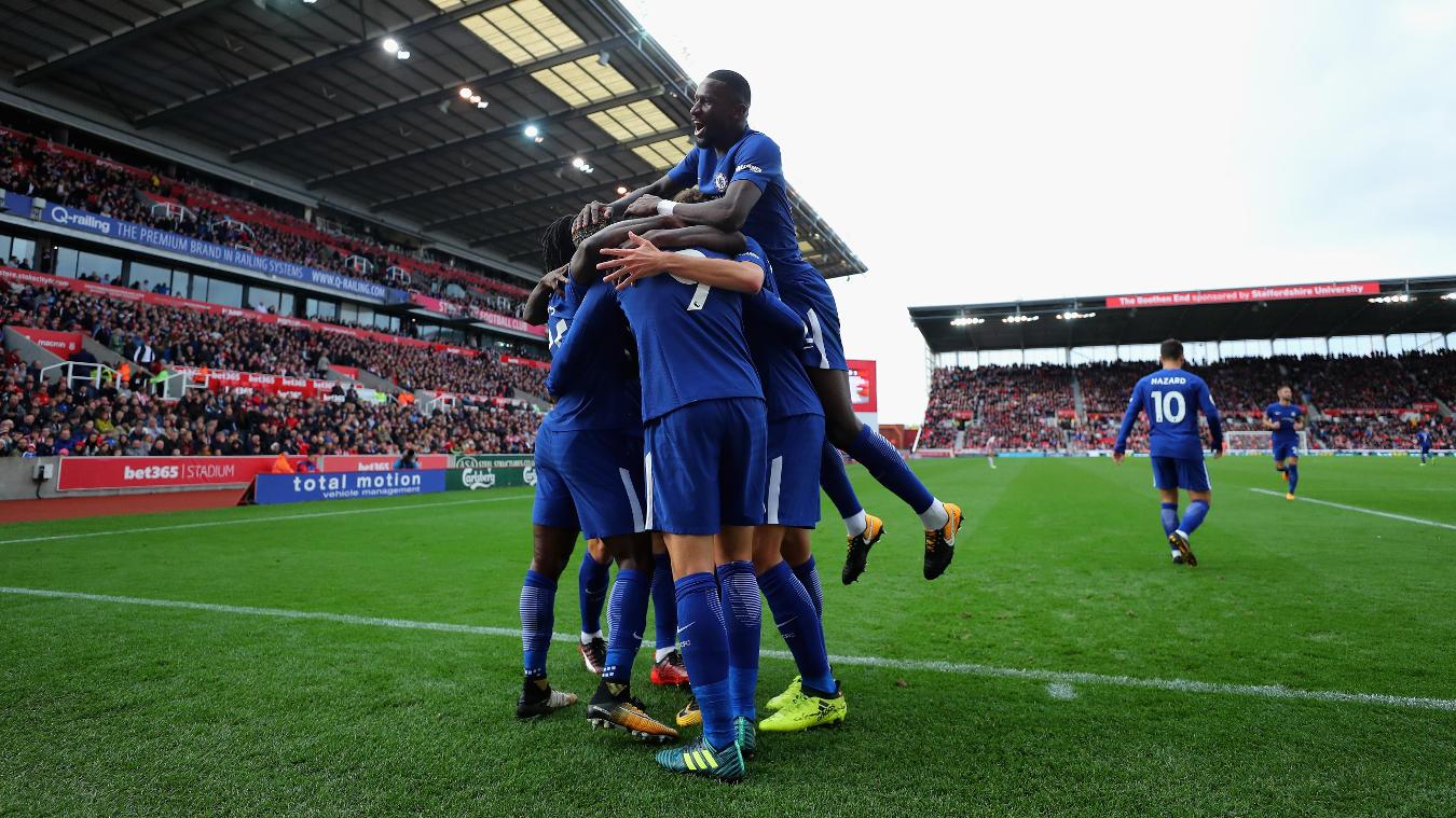 Stoke City 0-4 Chelsea: Trận này, Morata chính là cái tên thi đấu chói sáng nhất với một cú hattrick, nâng tổng số pha lập công ở Ngoại hạng Anh lên con số 6 sau 6 trận.