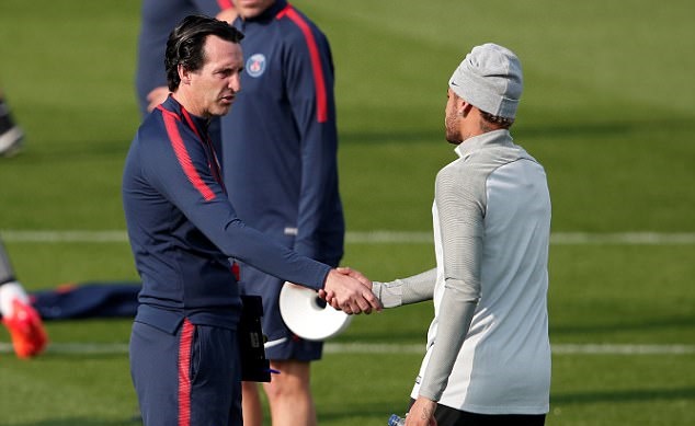 Bayern Munich mùa này không còn thể hiện được sức mạnh tuyệt đối nhưng với kinh nghiệm trận mạc dày dạn cộng thêm 'cáo già' Ancelotti trên băng ghế huấn luyện, PSG phải hết sức cẩn trọng.