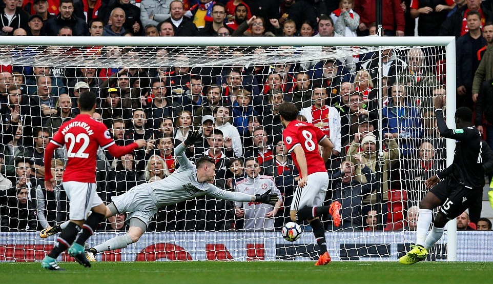 Ngay khi tiếng còi khai cuộc của trọng tài vang lên, Juan Mata đã ghi bàn mở tỷ số.