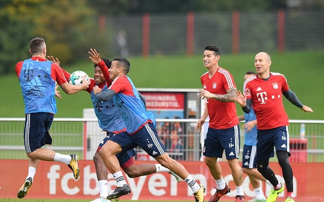 Cả tân binh James Rodriguez cũng không có lấy một phút u sầu bất chấp người đưa anh về Bayern Munich là Ancelotti đã bị sa thải.