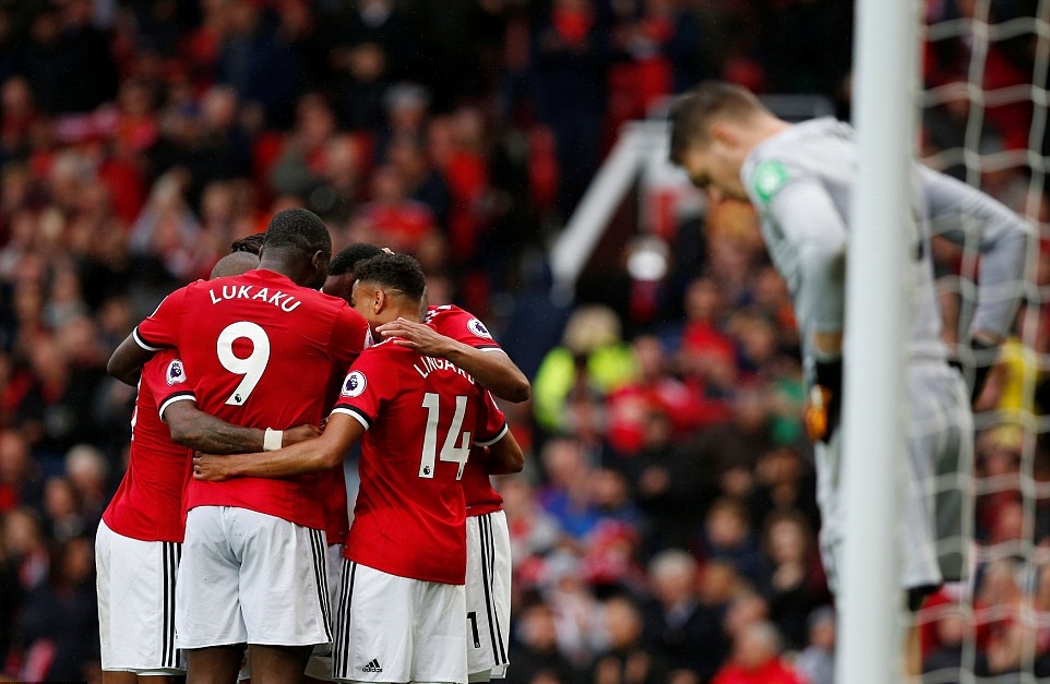 Man United gần như không cho Crystal Palace cơ hội nào.