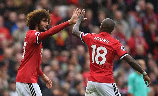 Fellaini lập cú đúp cho Man United.