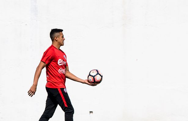 Tin vui cho Chile là Sanchez đã nuốt trọn giáo án trong buổi tập thứ 2 của Chile ở đợt tập trung lần này.