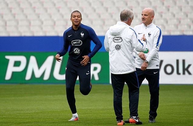 Kylian Mbappe chính là một trong những quân bài lợi hại của Les Blues.