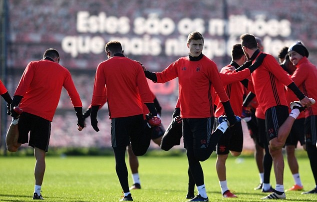 Bất chấp đã tập luyện tích cực nhưng cơ hội vẫn chưa đến với Lindelof. Nhiều khả năng anh sẽ lại ngồi dự bị ở trận chiến với Liverpool.