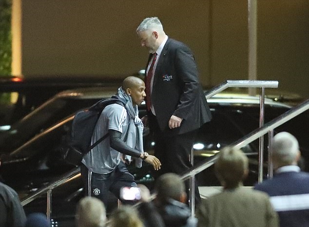 Man Utd buộc phải thắng Tottenham nếu không muốn bị Man City bỏ khá xa trong cuộc đua đến ngôi vô địch.