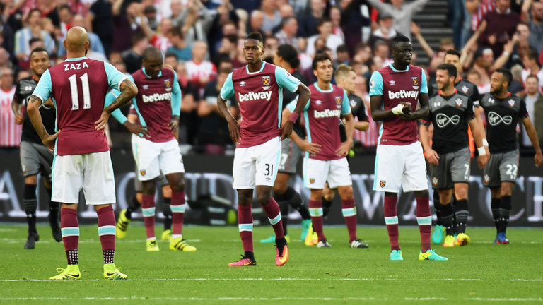 8. West Ham - Tỷ lệ kiểm soát bóng trung bình 49.6%.