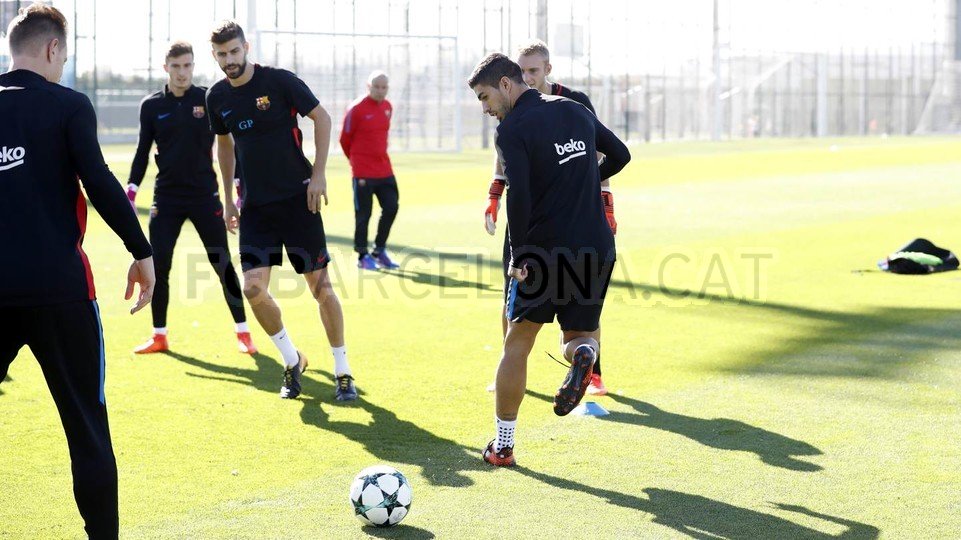 Họ vừa đánh bại Athletico 2-0, qua đó nới rộng cách biệt với Real Madrid lên thành 8 điểm khi đối thủ bất ngờ thất bại trước Girona - một CLB cũng đến từ xứ Catalunya.