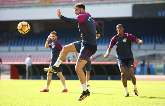 Tân binh Kyle Walker không ra sân ở trận gặp Napoli, gần như sẽ được xuất phát ngay từ đầu ở trận chiến với Arsenal.